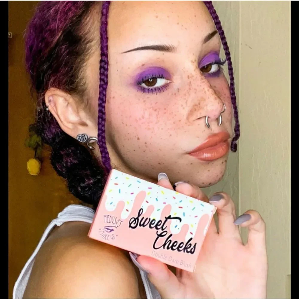 ❇️DOUBLE DARE Medusa Makeup Sweet Cheeks Blush NWT